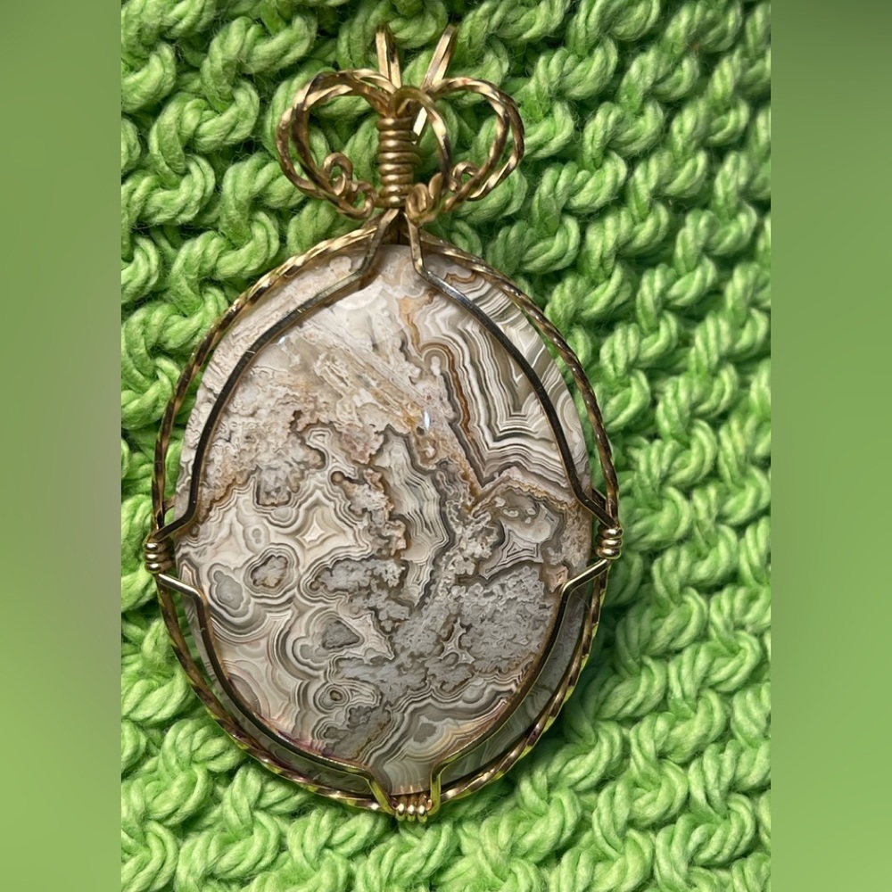 Elegant Copper Wire and Crazy Lace Agate Pendant